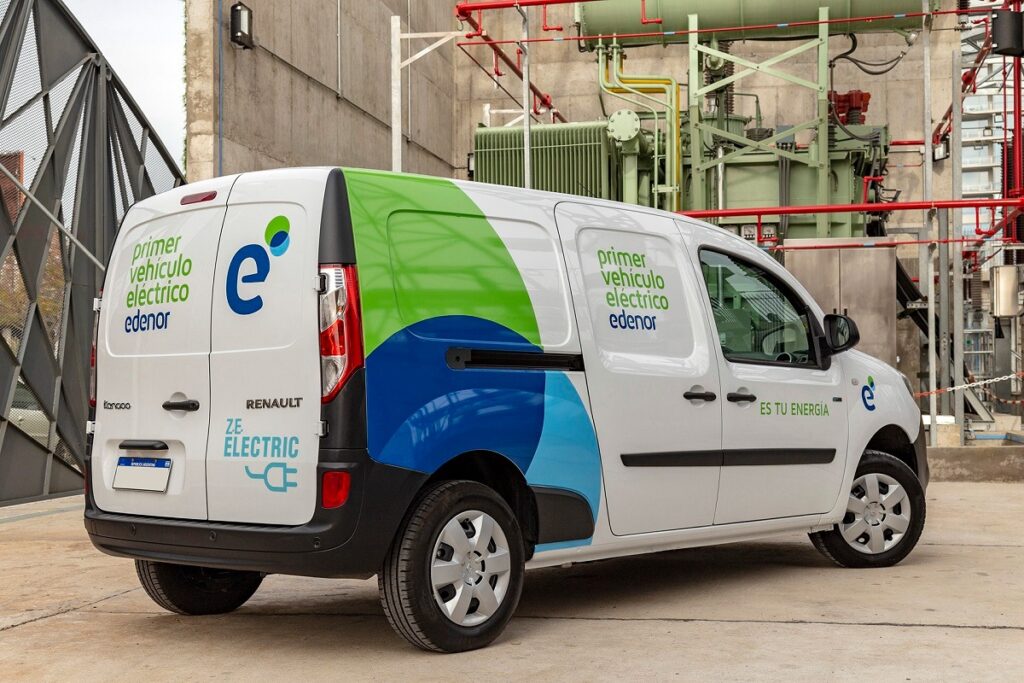 Este es un auto eléctrico de la flota de servicios de Edenor. Un ejemplo de que mantiene ciertas inversiones.